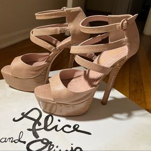 Alice + Olivia Laila Nude/Pink Platform Heel Strappy Sandal Size 5.5 US
